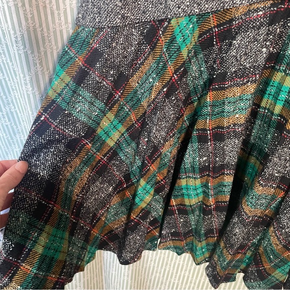CONSIGNED @SF FERRRY BUILDING Tuatara Italian Plaid Skirt Grey tweed, green - Picture 10 of 11